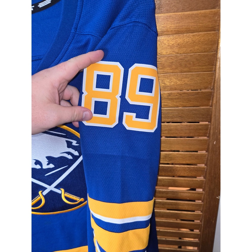 Buffalo Sabres Alex Tuch Fanatics Breakaway Home Jersey Womens Large - Picture 3 of 6